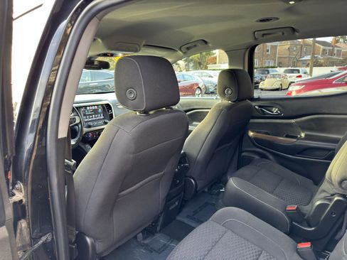 Used 2017 GMC Acadia SLE image 24