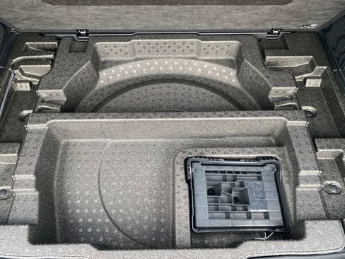 Certified 2025 Subaru Forester Premium image 32