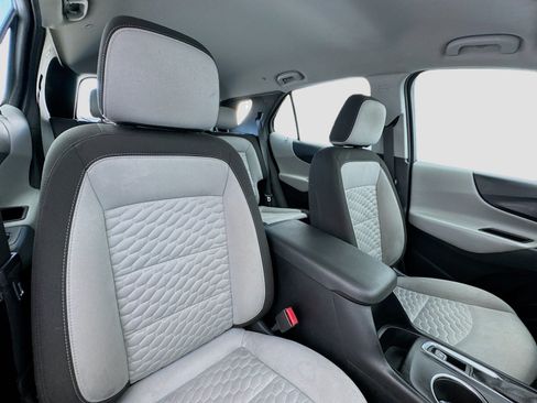 Used 2019 Chevrolet Equinox LS FWD image 19