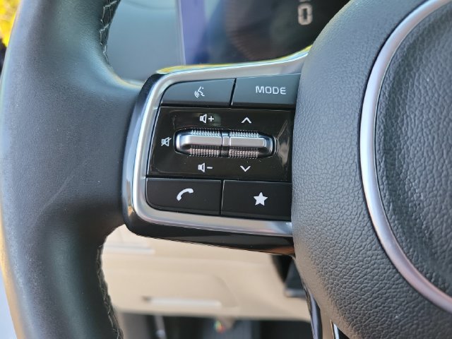 Used 2025 Kia Sorento EX w/ Panoramic Sunroof Package FWD image 32