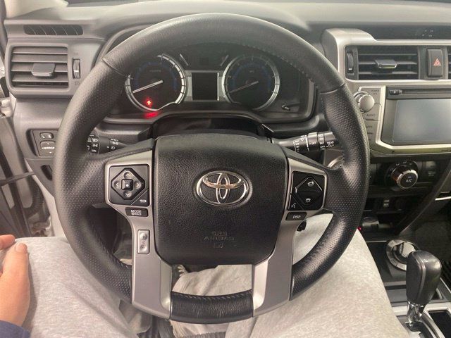 Used 2016 Toyota 4Runner SR5 AWD/4WD image 11