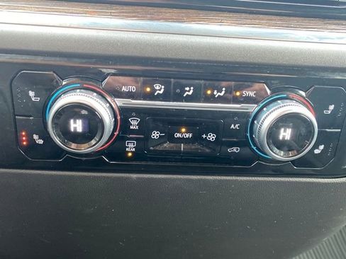 Used 2023 GMC Sierra 1500 SLE image 14