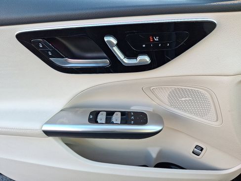 Used 2023 Mercedes-Benz C 300 4MATIC Sedan image 12