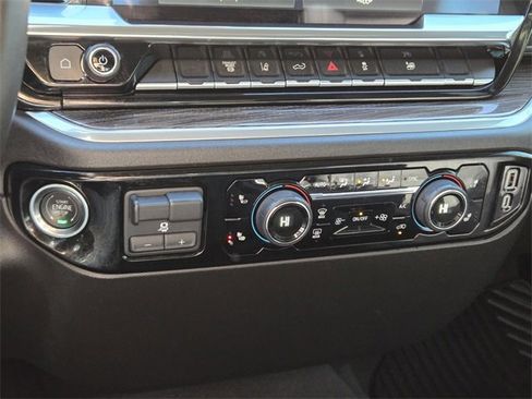 Used 2025 Chevrolet Silverado 2500 LT w/ Convenience Package image 33