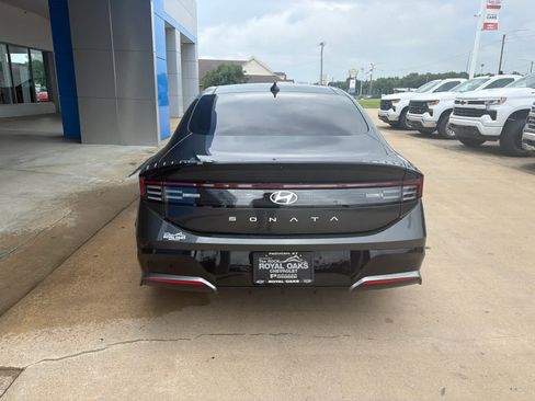 Used 2024 Hyundai Sonata SEL w/ Convenience Package FWD image 5