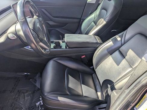 Used 2018 Tesla Model 3 Mid Range image 14