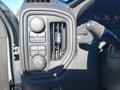 Used 2024 Chevrolet Silverado 2500 Custom w/ Custom Value Package image 22