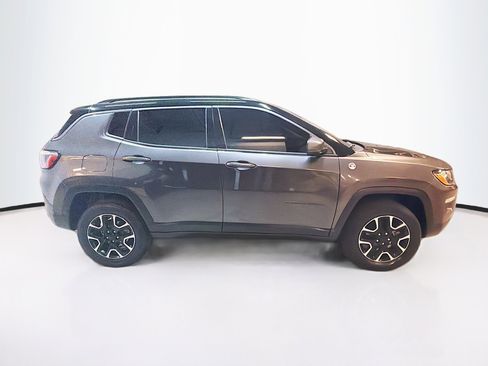 Used 2021 Jeep Compass Trailhawk image 10