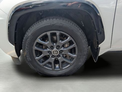 Used 2024 Toyota Sequoia Platinum AWD/4WD image 8