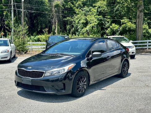 Used 2017 Kia Forte LX FWD image 3