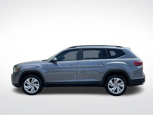 Used 2023 Volkswagen Atlas SE w/ Panoramic Sunroof Package FWD image 2