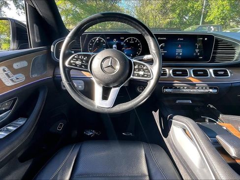 Used 2022 Mercedes-Benz GLE 350 4MATIC w/ Premium Package image 8