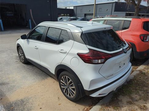 Certified 2023 Nissan Kicks SV image 3