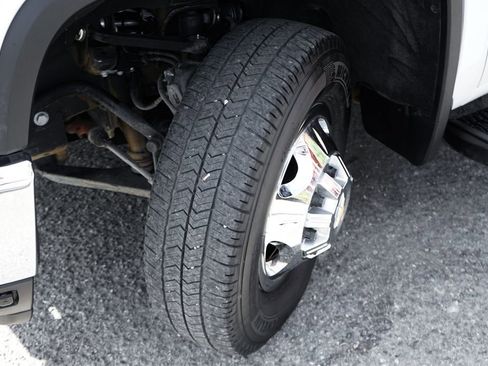 Used 2024 Chevrolet Silverado 3500 LT w/ Convenience Package image 40