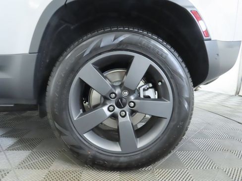 Used 2026 Land Rover Defender 110 S AWD/4WD image 32