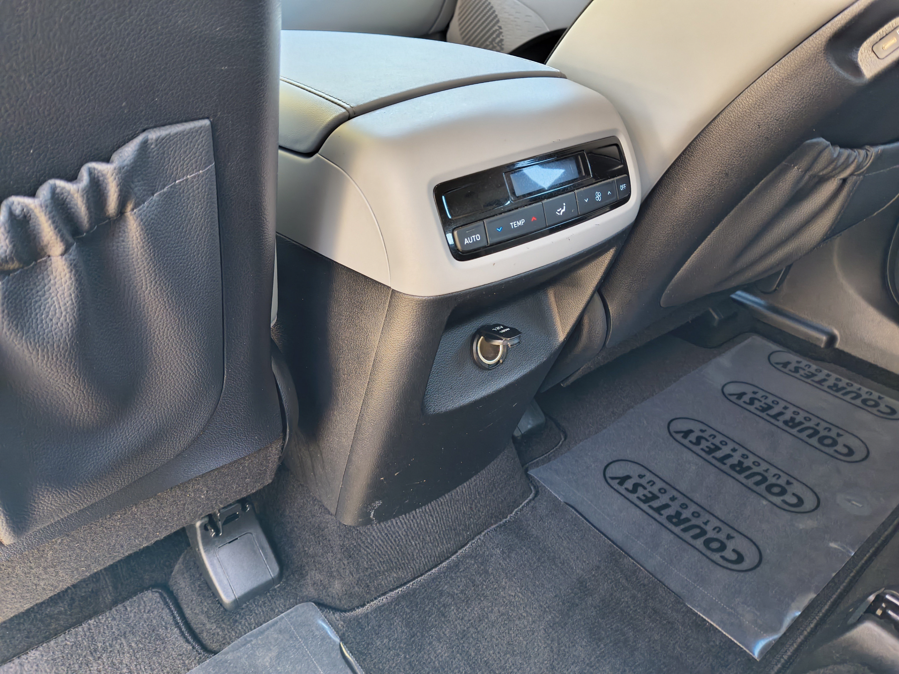 Used 2024 Hyundai Palisade SEL FWD image 21