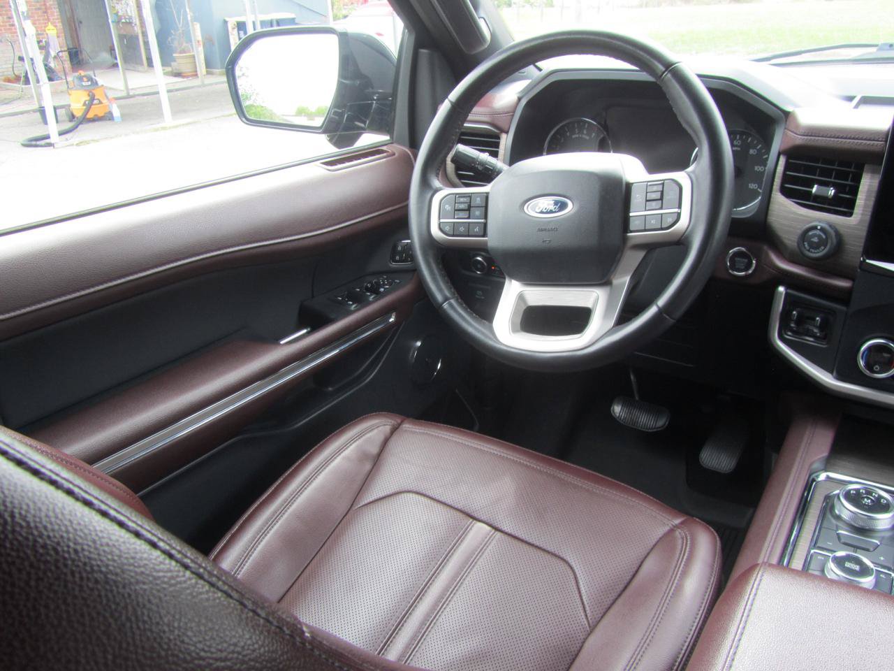 Used 2023 Ford Expedition Max Limited AWD/4WD image 12