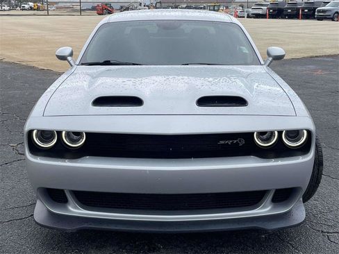 Used 2019 Dodge Challenger SRT Hellcat w/ Plus Package image 8