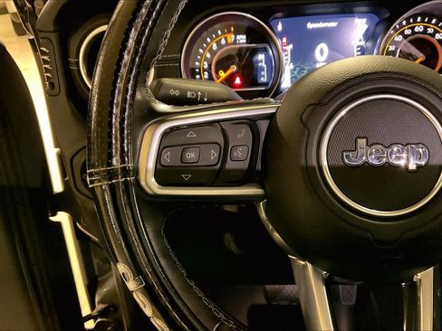 Used 2021 Jeep Gladiator Overland w/ Popular Equipment Package image 22