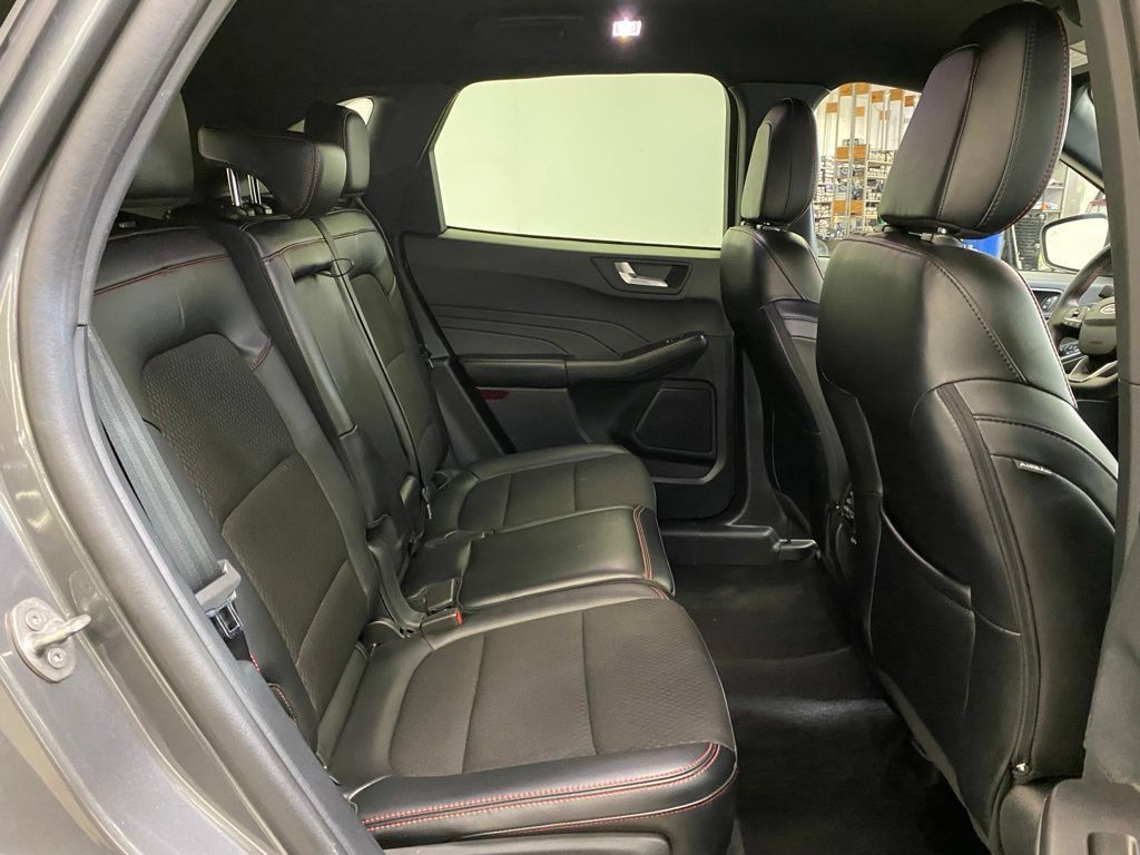 Used 2025 Ford Escape ST-Line FWD image 19