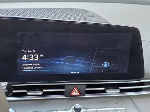Used 2025 Hyundai Elantra SEL FWD image 17