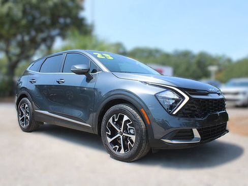 Certified 2023 Kia Sportage EX FWD image 3