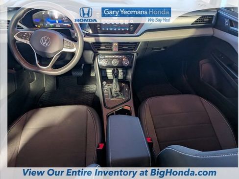 Used 2023 Volkswagen Taos SE FWD image 15