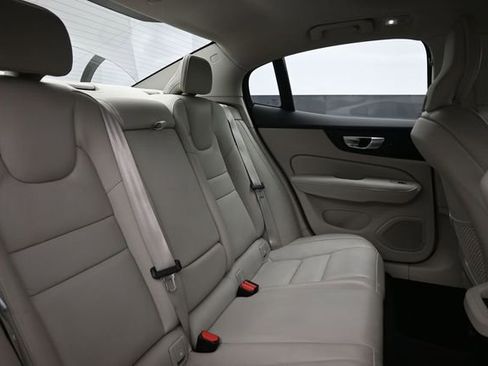 Used 2025 Volvo S60 B5 Plus AWD/4WD image 33