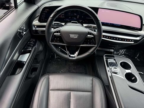 Used 2024 Cadillac Lyriq Sport RWD image 4