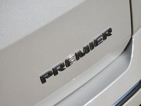 Used 2023 Chevrolet Traverse Premier image 9
