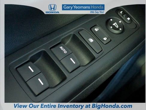 Used 2025 Honda CR-V LX image 24