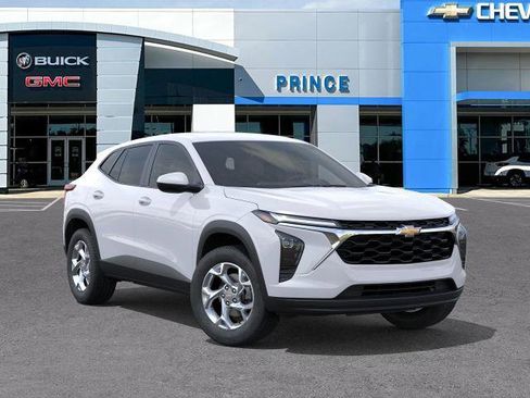 New 2026 Chevrolet Trax LS w/ LS Convenience Package image 7