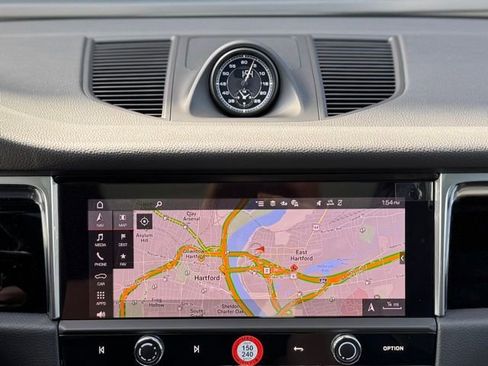 New 2026 Porsche Macan image 30