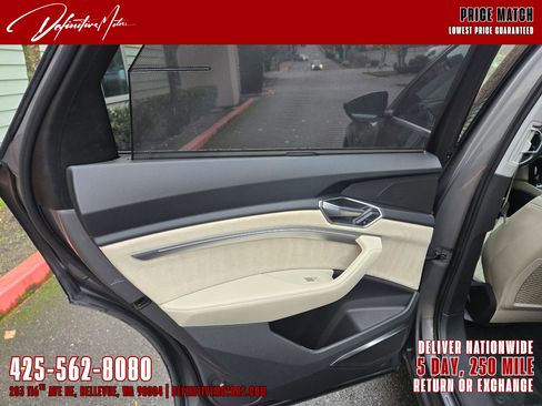Used 2019 Audi e-tron Prestige w/ Prestige Package image 26
