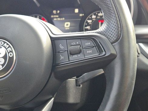 Used 2022 Alfa Romeo Stelvio Veloce image 31