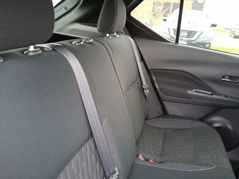 Used 2021 Nissan Kicks SV image 11