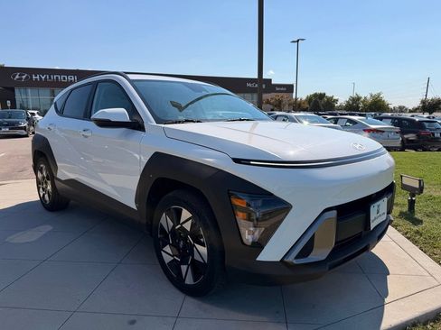 Used 2024 Hyundai Kona SEL FWD image 11