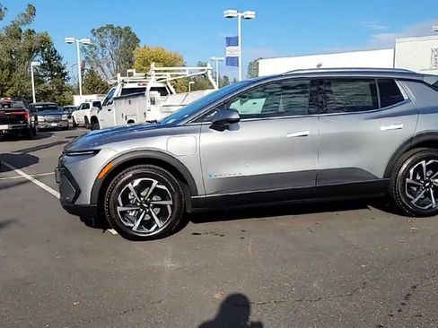 New 2026 Chevrolet Equinox EV LT image 5