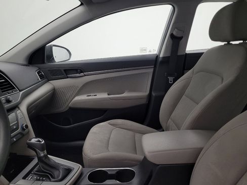 Used 2017 Hyundai Elantra SE image 17