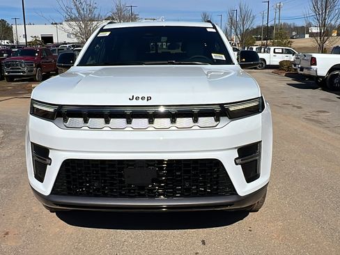 New 2026 Jeep Grand Wagoneer 2WD image 3