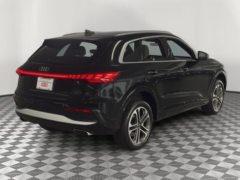 Used 2025 Audi Q5 Premium w/ Convenience Package AWD/4WD image 9