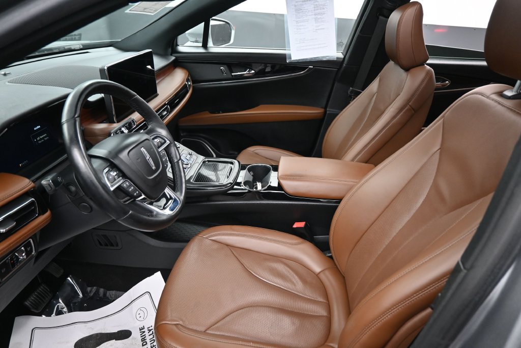Used 2023 Lincoln Nautilus Reserve w/ Cargo Utility Package AWD/4WD image 27