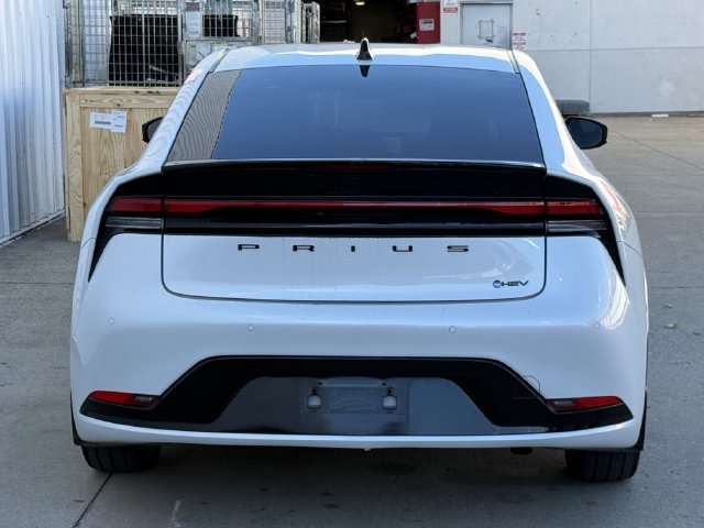 Used 2025 Toyota Prius FWD image 5