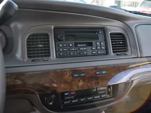 Used 2011 Mercury Grand Marquis LS image 32