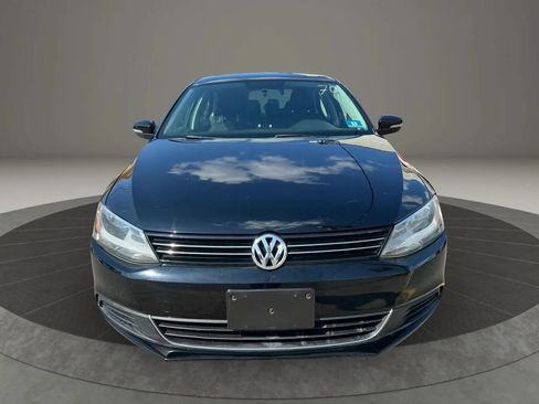 Used 2014 Volkswagen Jetta SE FWD image 2