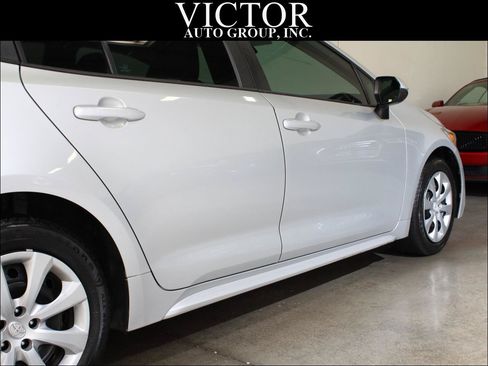 Used 2020 Toyota Corolla LE FWD image 13