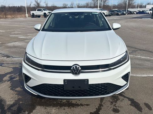 Used 2025 Volkswagen Jetta S image 8