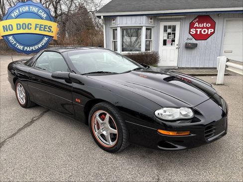 Used 2001 Chevrolet Camaro SS Coupe w/ SS Performance/Appearance Pkg RWD image 1