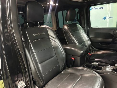 Used 2020 Jeep Wrangler Unlimited Sahara image 26