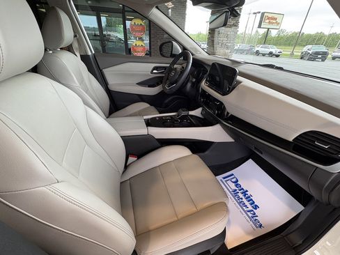 Used 2023 Nissan Rogue SL w/ SL Premium Package FWD image 28